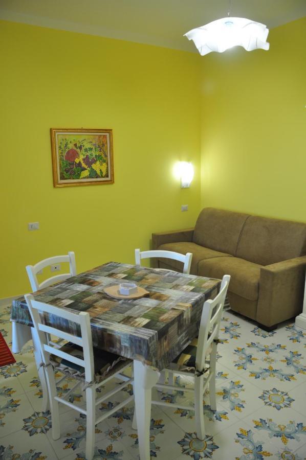 Case Vacanze Margherita ลีปารี ภายนอก รูปภาพ